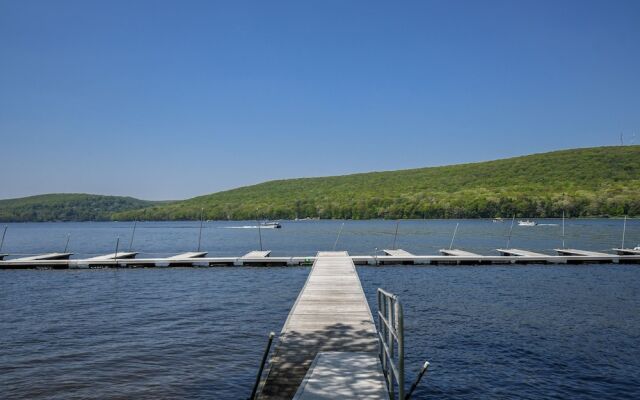 Glendale Shores 2 Bedroom Townhome #20