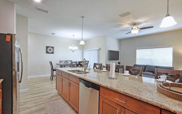 Storey Lake 4 Bedroom Townhome w Splashpool - 1619ST