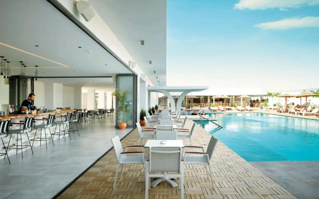 Pearl Beach Hotel
