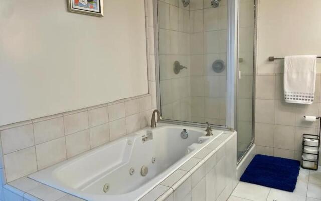 Mod2bd2ba ShowstoprViews. BBQ. Garage.