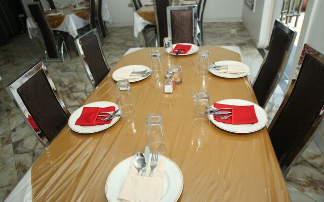 PoshLux Executive Hotel