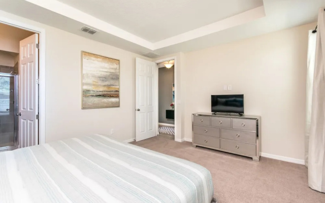 1552 Carey Palm Circle