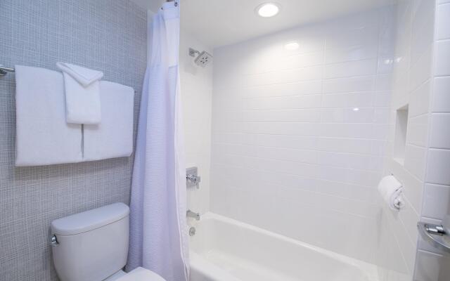 Crowne Plaza Providence-Warwick Airport by IHG
