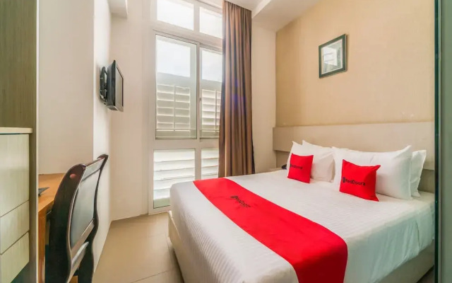 RedDoorz Premium @ Serangoon (SG Clean, Staycation Approved)