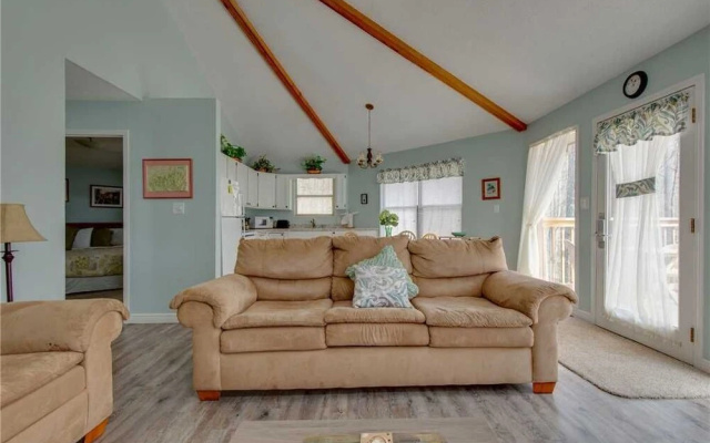 Puppies Hollow - Two Bedroom Cabin