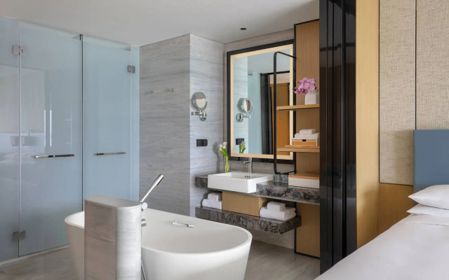 Xuzhou Marriott Hotel Lakeview