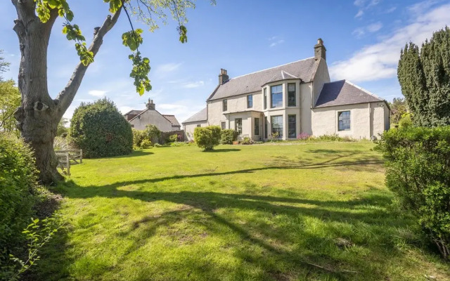 Stunning Farmhouse - Sleeps 8