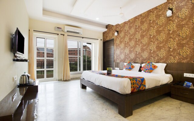 FabHotel Royal Tulip Sushant Lok II