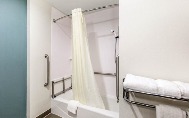 Sleep Inn & Suites
