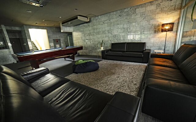 The Phat Packers - Hostel