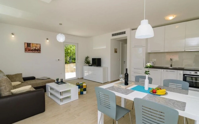 Mali Princ - Modern and Comfortable - A1