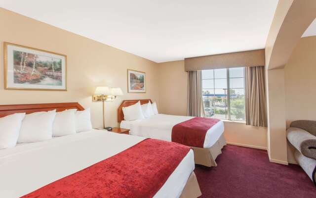 Ramada by Wyndham Fresno Northwest