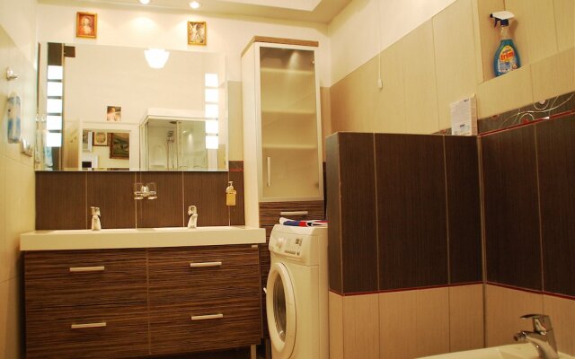 Bohemia Antique Apartment