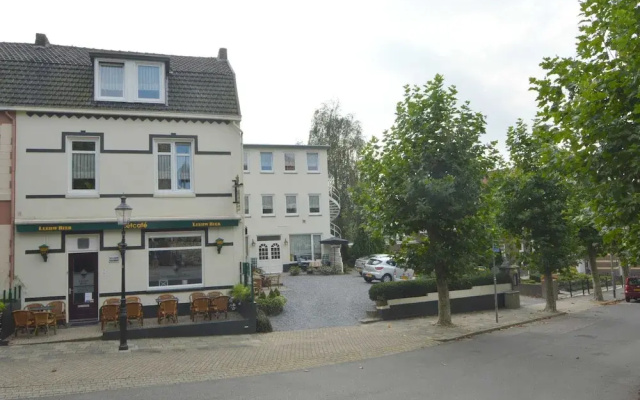 Snug Apartment in Schin op Geul Near Public Pool