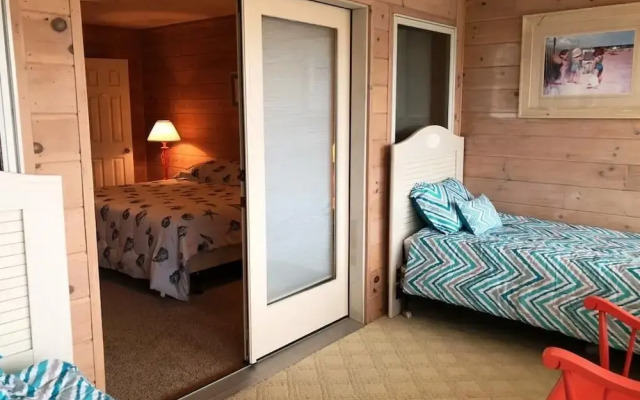 SEA Strand Court 3 #25