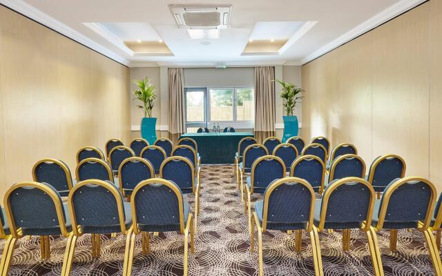 Holiday Inn Cardiff - North M4
