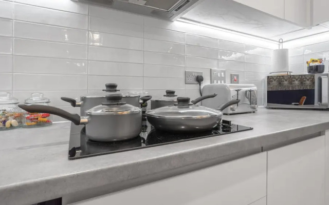 Comfyluxe 2bed 2bath,central,sleeps7,arcademachine