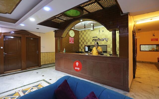 OYO 9301 Hotel RedBury