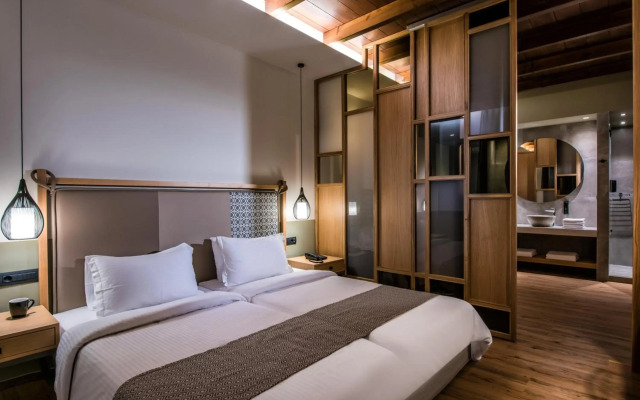 Petousis Hotel & Suites