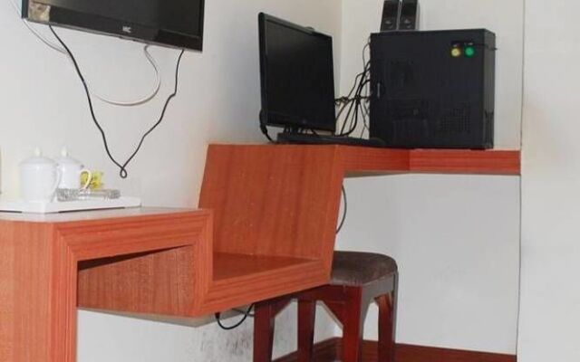 Tian Tian Holiday Hotel