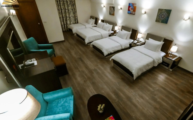 Pyramid Edge Hotel & Exclusive Pyramids View Rooftop