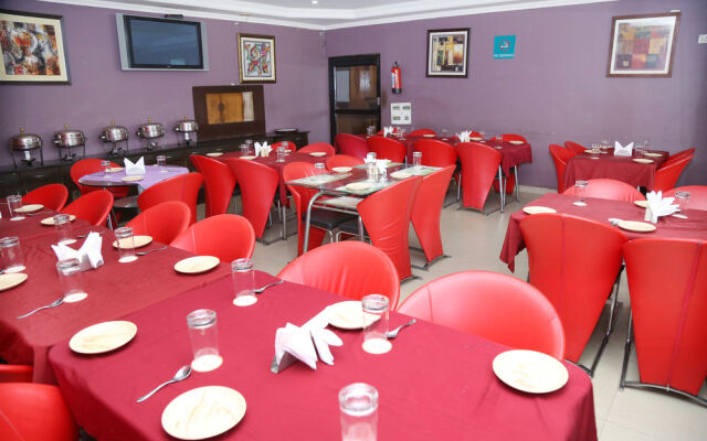 Pacific Inn Suryansh Hotel