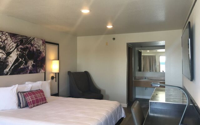 Magnuson Hotel El Paso West