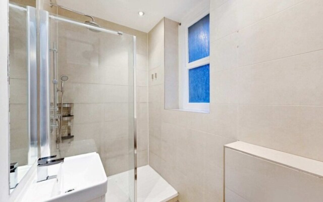 Stunning One-bedroom Apartment Right Near Victoria Station