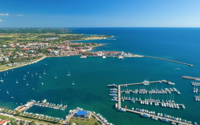 Apartment Narcisa with Terrace