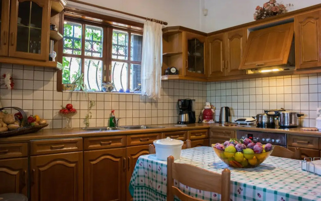 Alexandra Villa Stalos