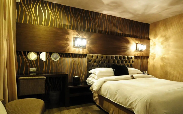 The River Fashion Hotel