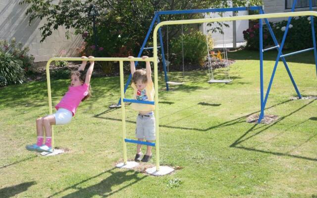 AAA Thames Court Motel