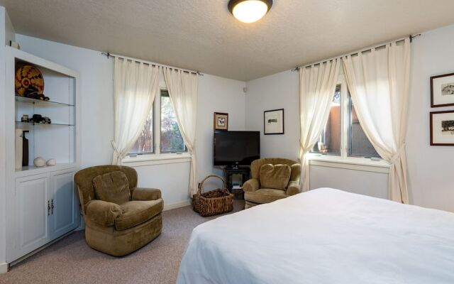 Puertas de Canyon Road