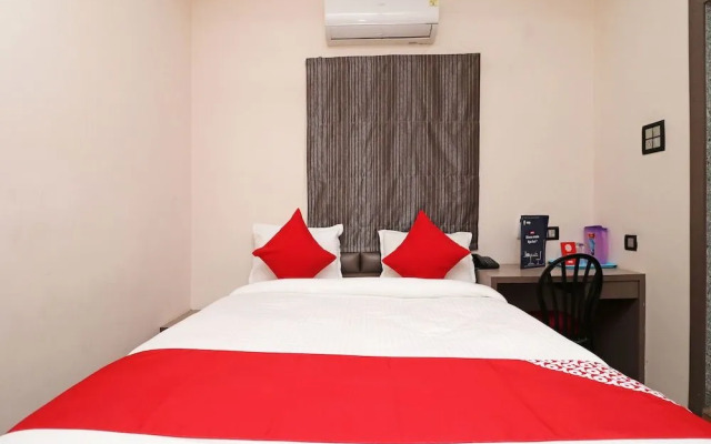 OYO 11723 Hotel Barney Grand