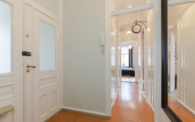Exclusive apartment in city