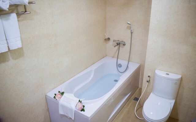 BlueSun Danang Beach Hotel