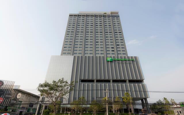 Holiday Inn & Suites Rayong City Centre, an IHG Hotel