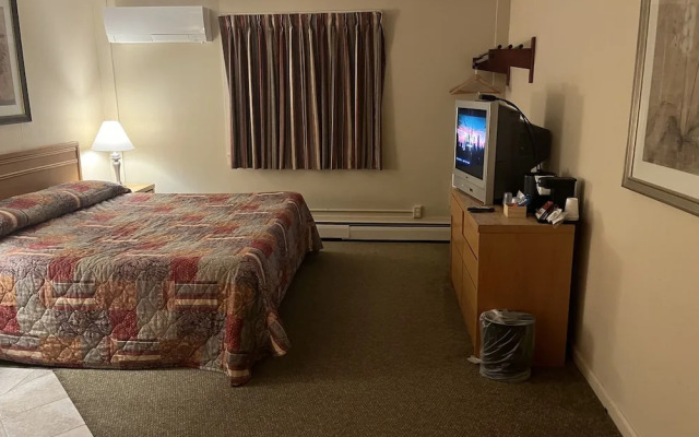The Upper Pass Lodge at Magic Mountain