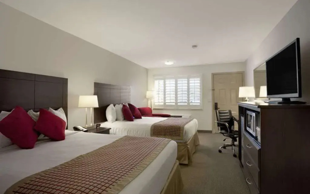Ramada Tempe/At Arizona Mills Mall