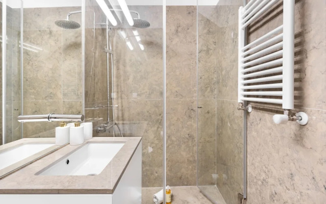 JOIVY Marvelous 3-bed home w/astonishing view&terrace, nearby St George Castle