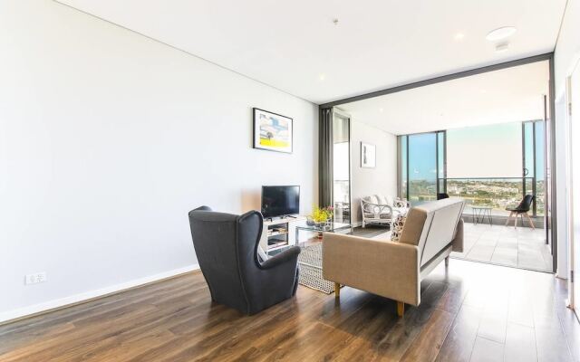 Scenic Waterfront Apartment Wentworth Point