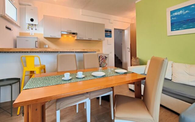 Sea view and ground floor Apartments le Dune