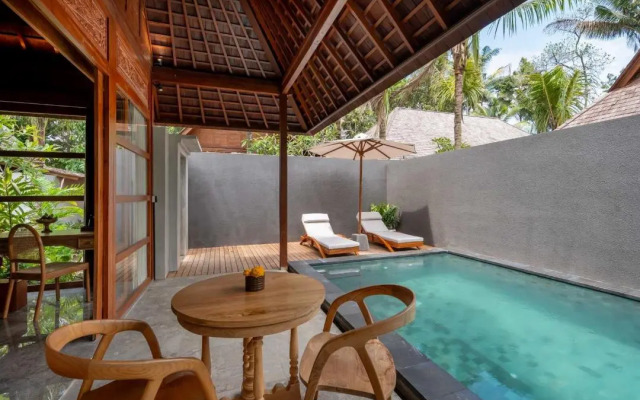 Unagi Wooden Villa by Emana