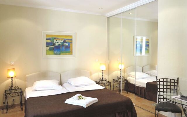 Studio Commandant André 12