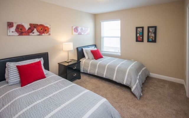 Oakview 4213 6 Br villa by RedAwning