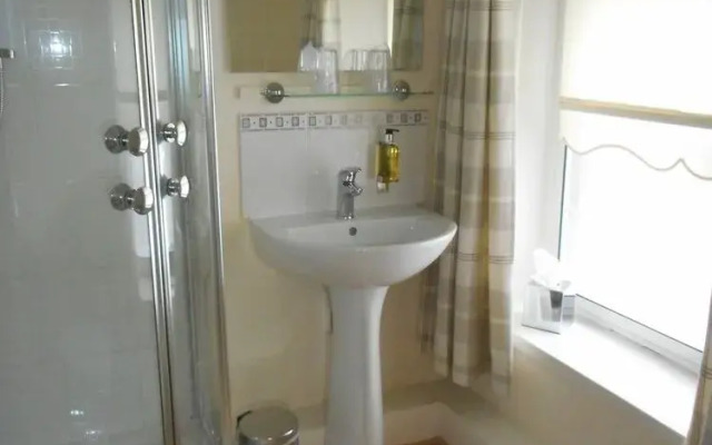 Robertson Arms Hotel