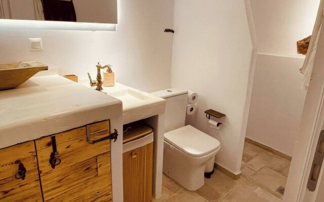 Travellers And Hikers Delight 2, Next To Sougia