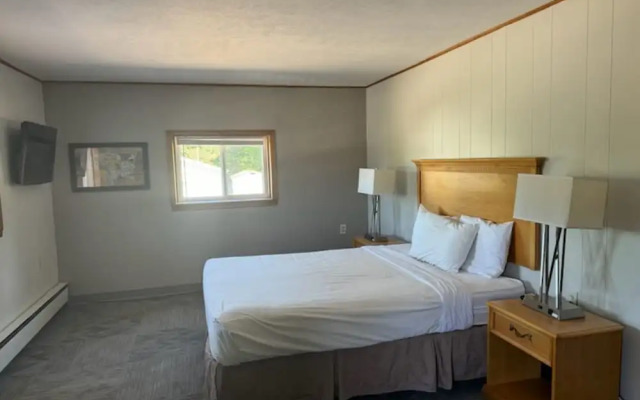 Maple Ridge Motel