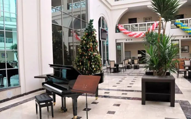 Atrium Hotel