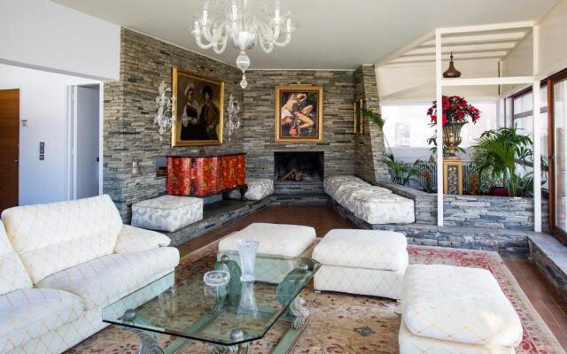 Exclusive apt with panoramic views! - ST8